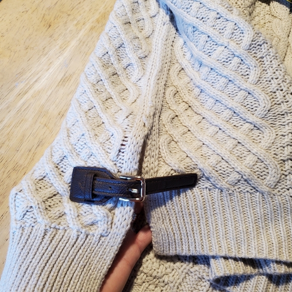 Sweater - Picture 7 of 8